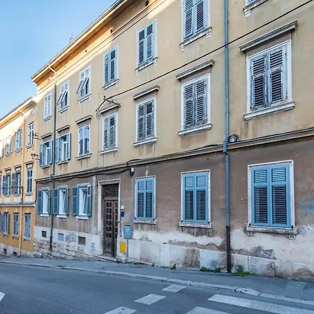 Goga * Pula