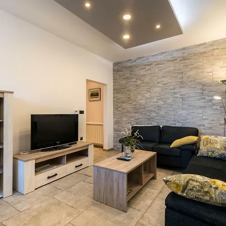 Goga Apartment